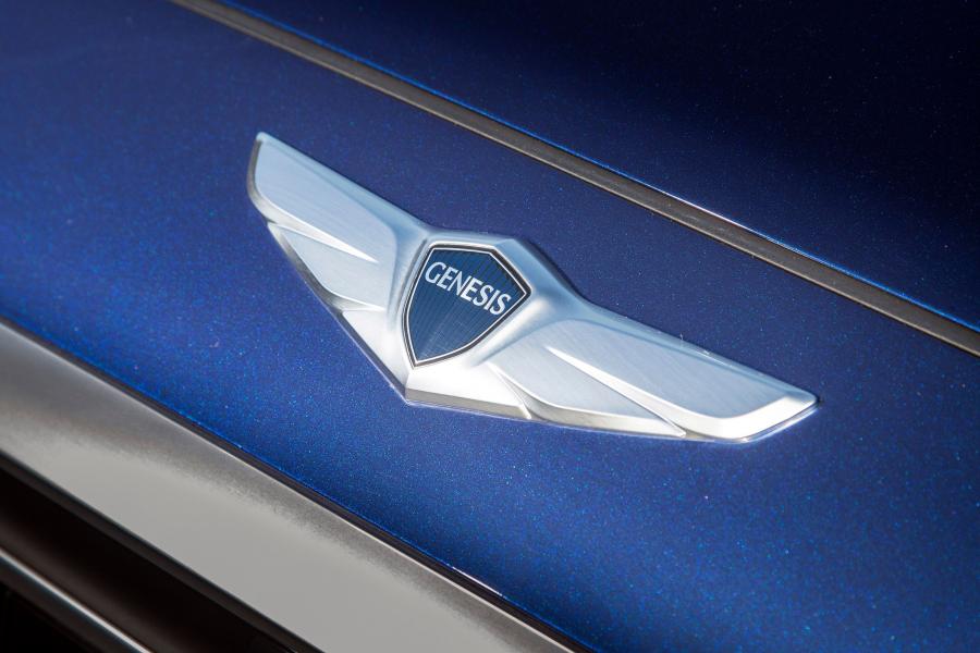  Hyundai Genesis Executive Saloon 2015 года  (фото 9 из 13)